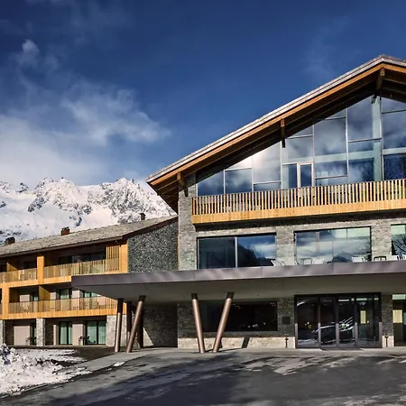 Grand Hotel Courmayeur Mont Blanc, By R Collection Hotels-2
